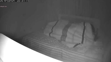 《超强摄像头㊙️破解》乡镇民宅针孔入侵真实偸拍多个家庭男女私密生活曝光㊙️超多亮点㊙️特别羡慕光头眼镜哥的鸡巴又粗又长的 (39)